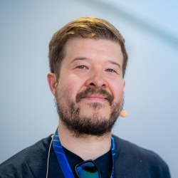 Portrait view of Michael Langfinger, ctrlX AUTOMATION Area Product Owner IT Security