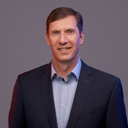 Portrait view of Volker Schlotz, Game Changer ctrlX AUTOMATION