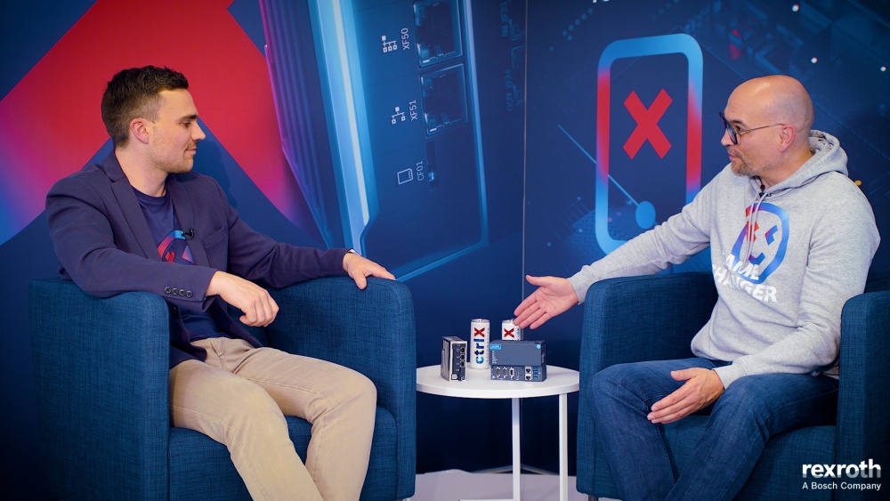 Gastgeber Christian Zentraf und sein Gast Johannes Albrecht sprechen über das Linux-basierte Betriebssystem ctrlX OS.
